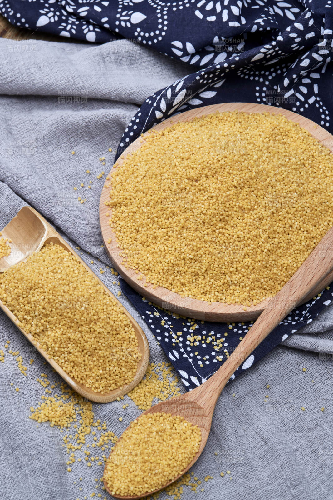 质量上乘的金黄小米粟米
