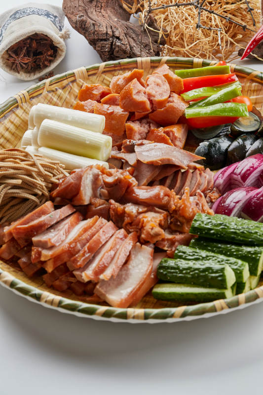 竹制笸箩装的农家大丰收