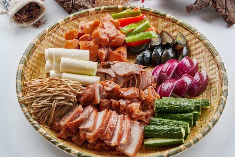 竹制笸箩装的农家大丰收