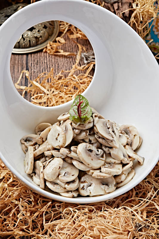 炝拌塞外白口蘑