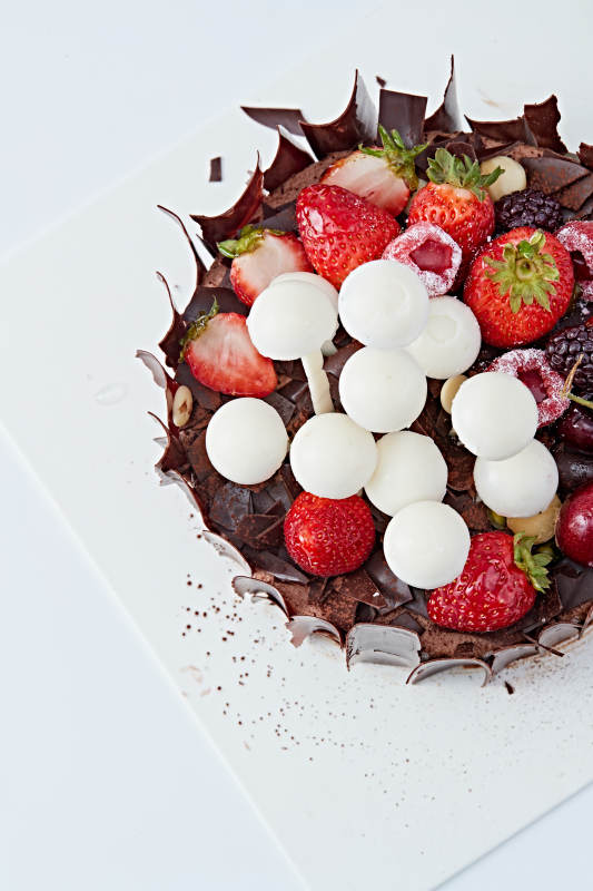 法式鲜果浓香黑森林巧克力生日蛋糕