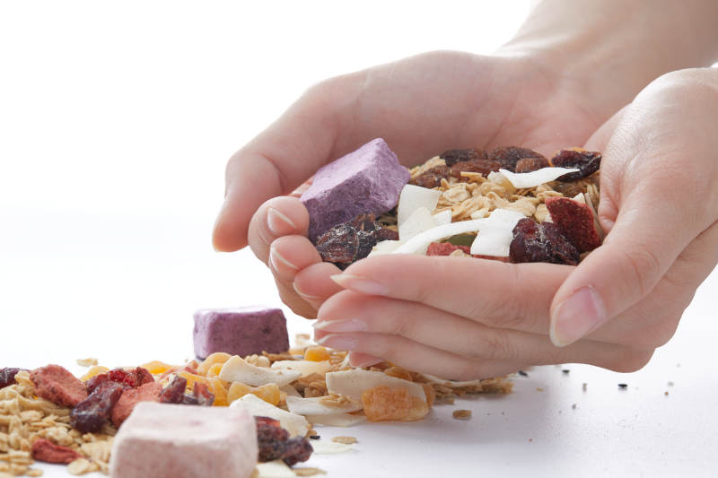 美味健康的营养早餐坚果混合烤燕麦