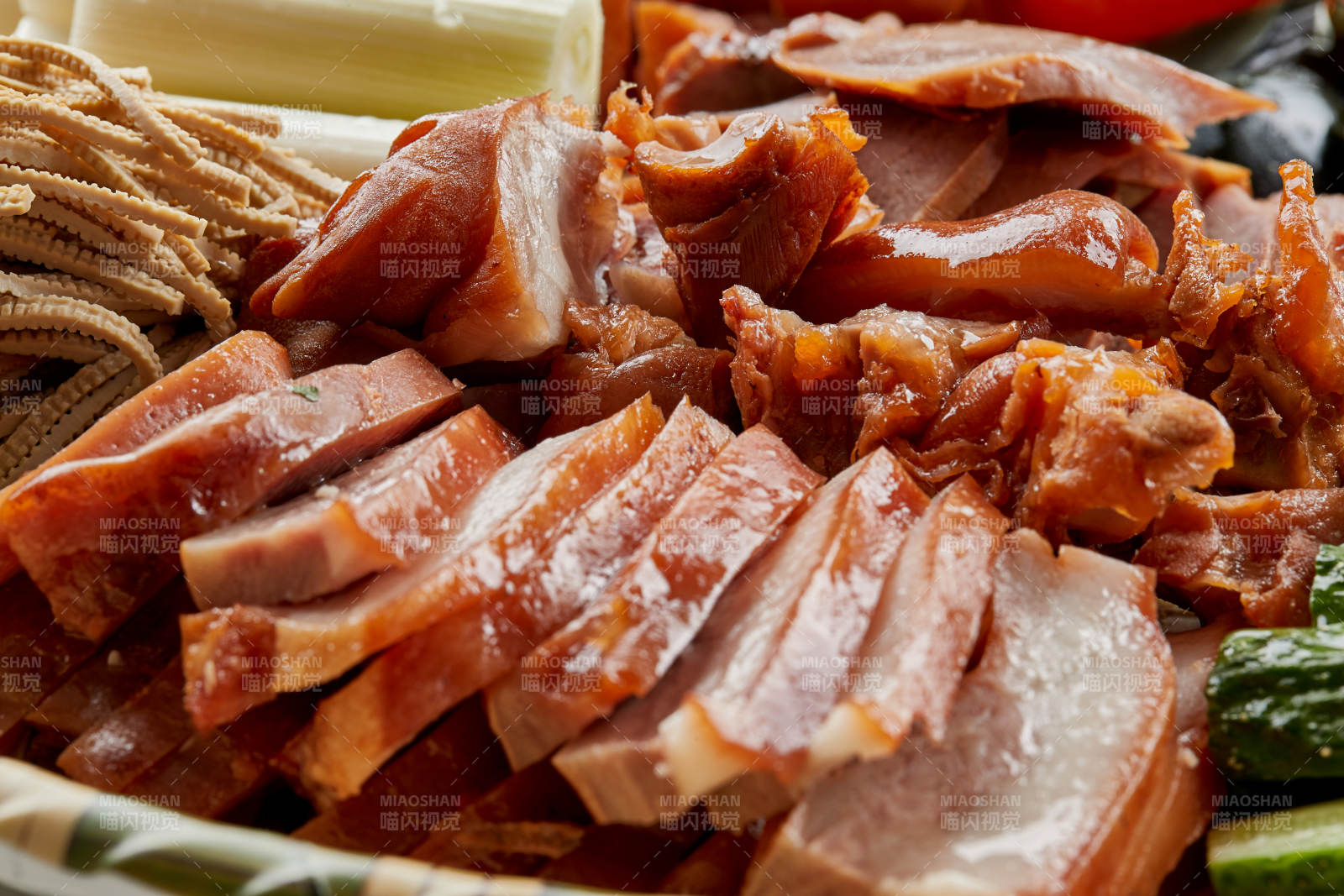 竹制笸箩装的农家大丰收