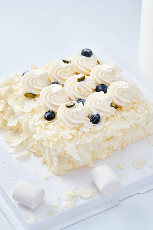 蓝莓白巧克力鲜奶慕斯榴莲蛋糕