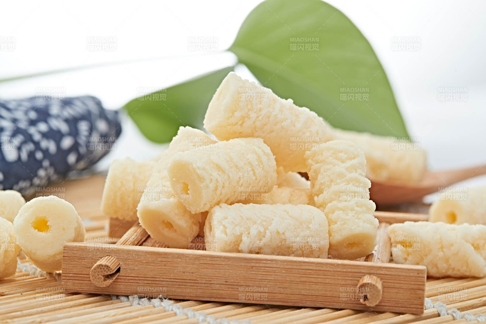 濃香甜美滋味濃郁的蒙族牛奶制品特寫