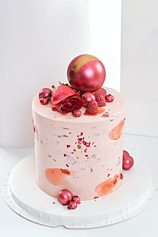 罗马的秘密玫瑰香味乳脂鲜奶婚礼蛋糕