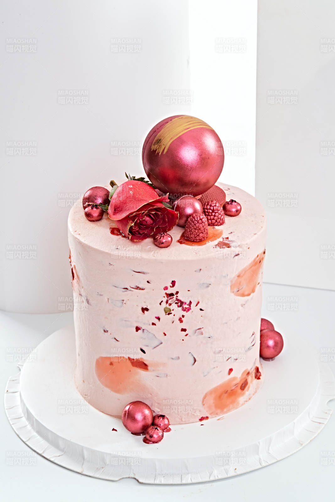 罗马的秘密玫瑰香味乳脂鲜奶婚礼蛋糕