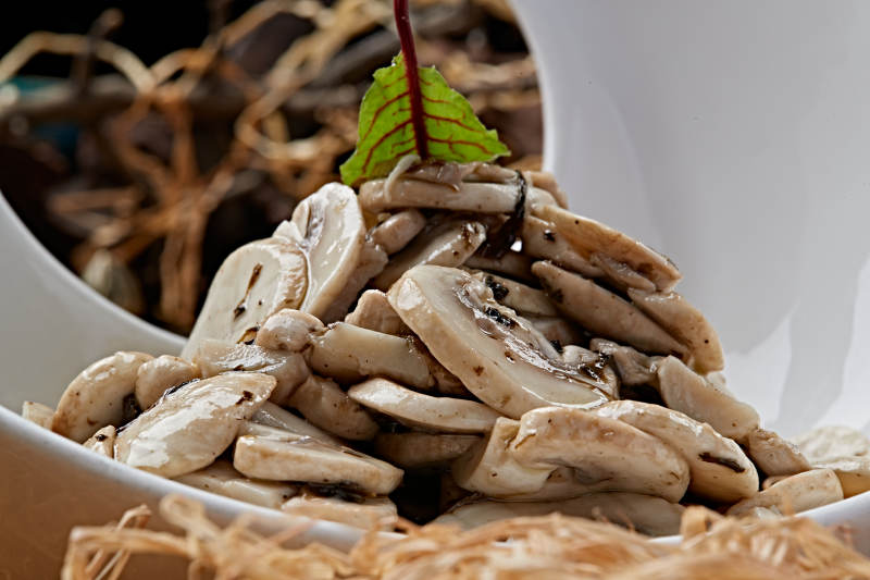 炝拌塞外白口蘑