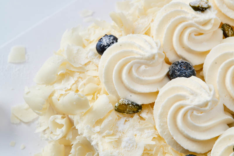 蓝莓白巧克力鲜奶慕斯榴莲蛋糕