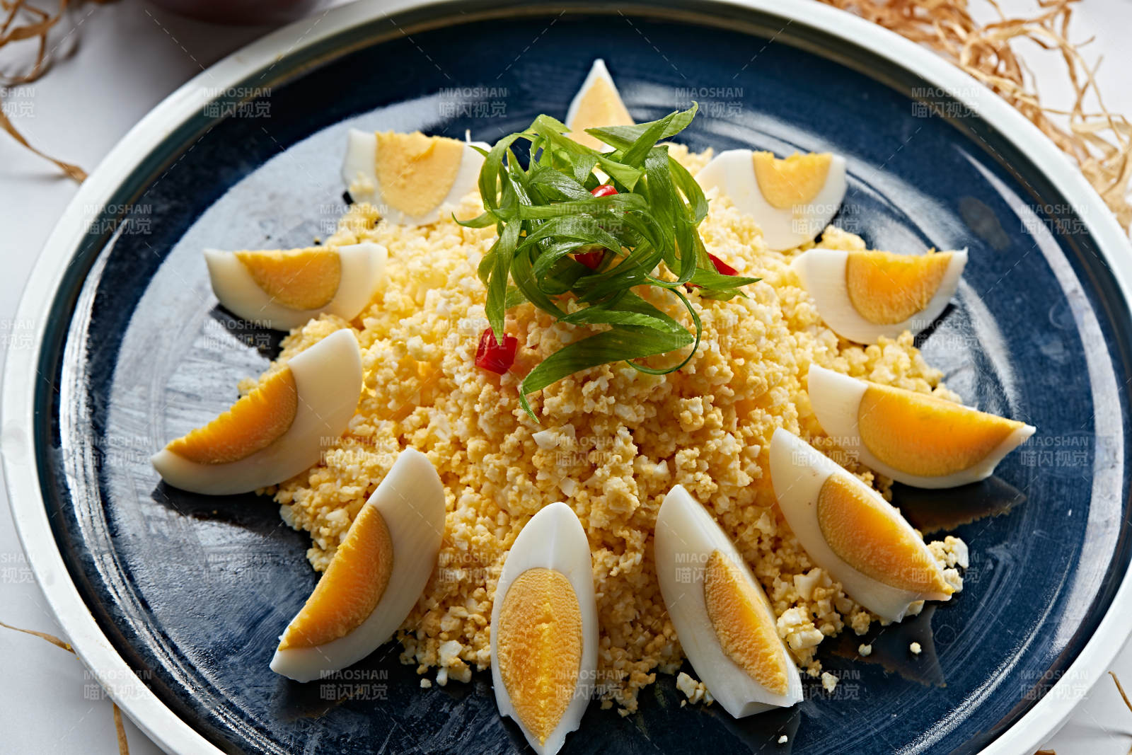 雞蛋碎配水煮蛋