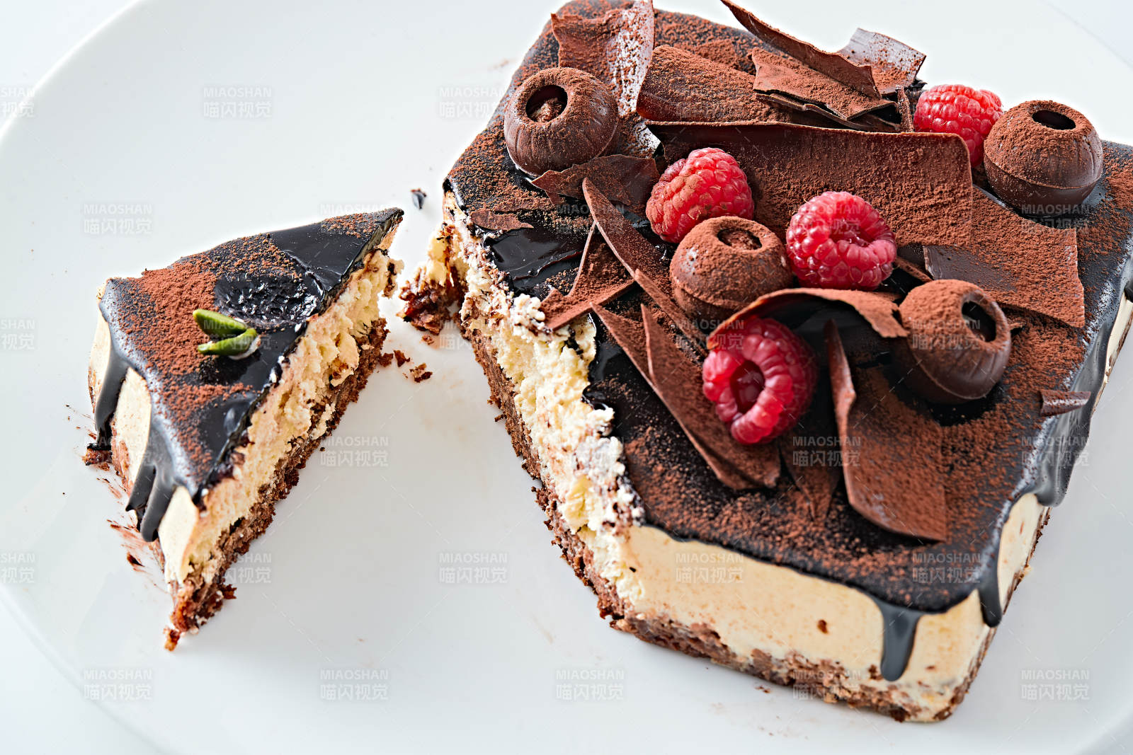 可可撒粉黑巧克力奶酪慕斯蛋糕