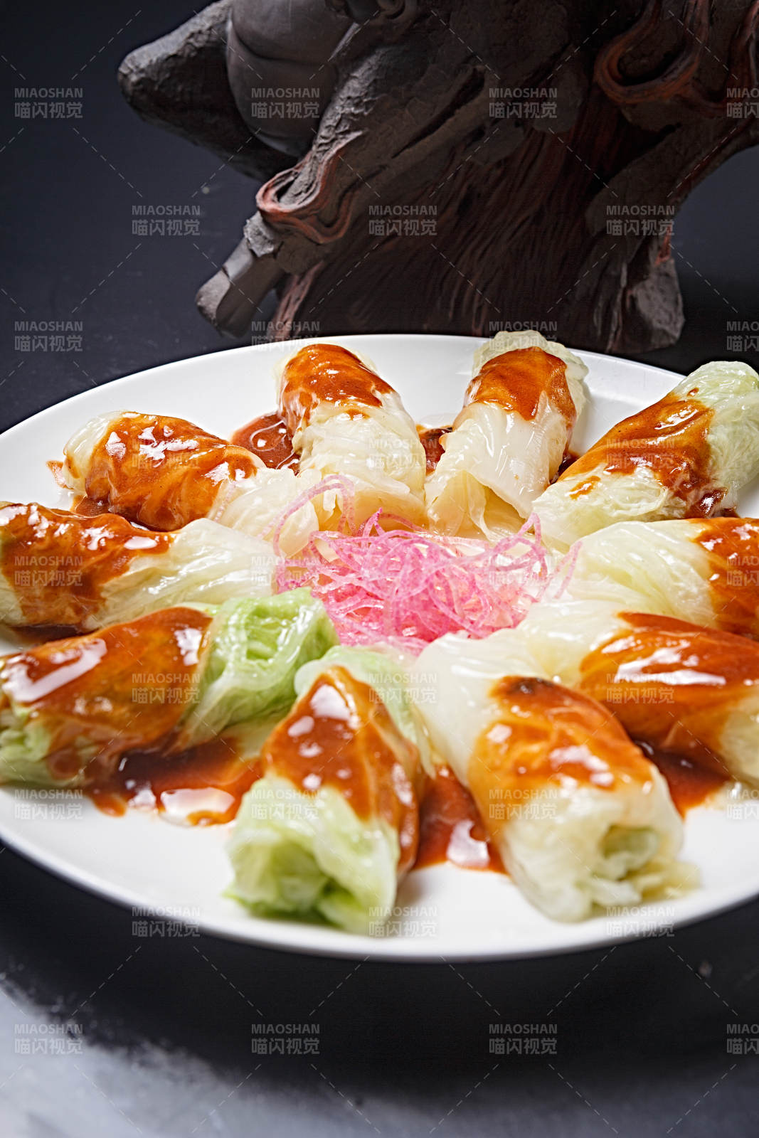 包菜澆汁蒸水晶大蝦卷