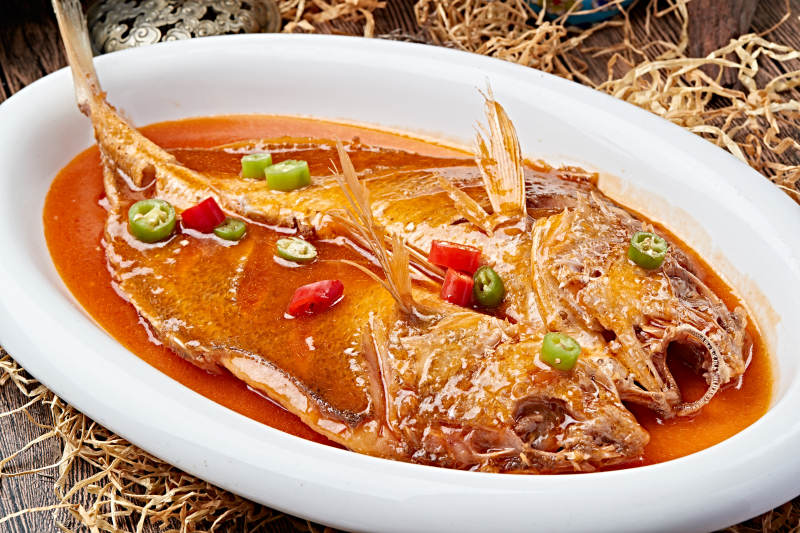 黃燜澆汁海黃魚