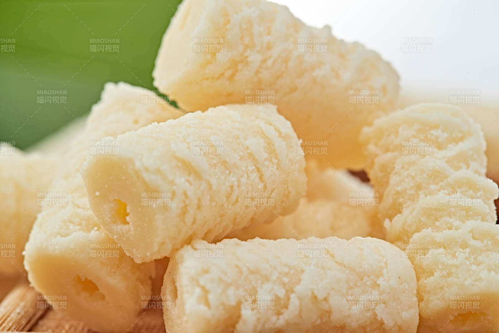 浓香甜美滋味浓郁的蒙族牛奶制品特写