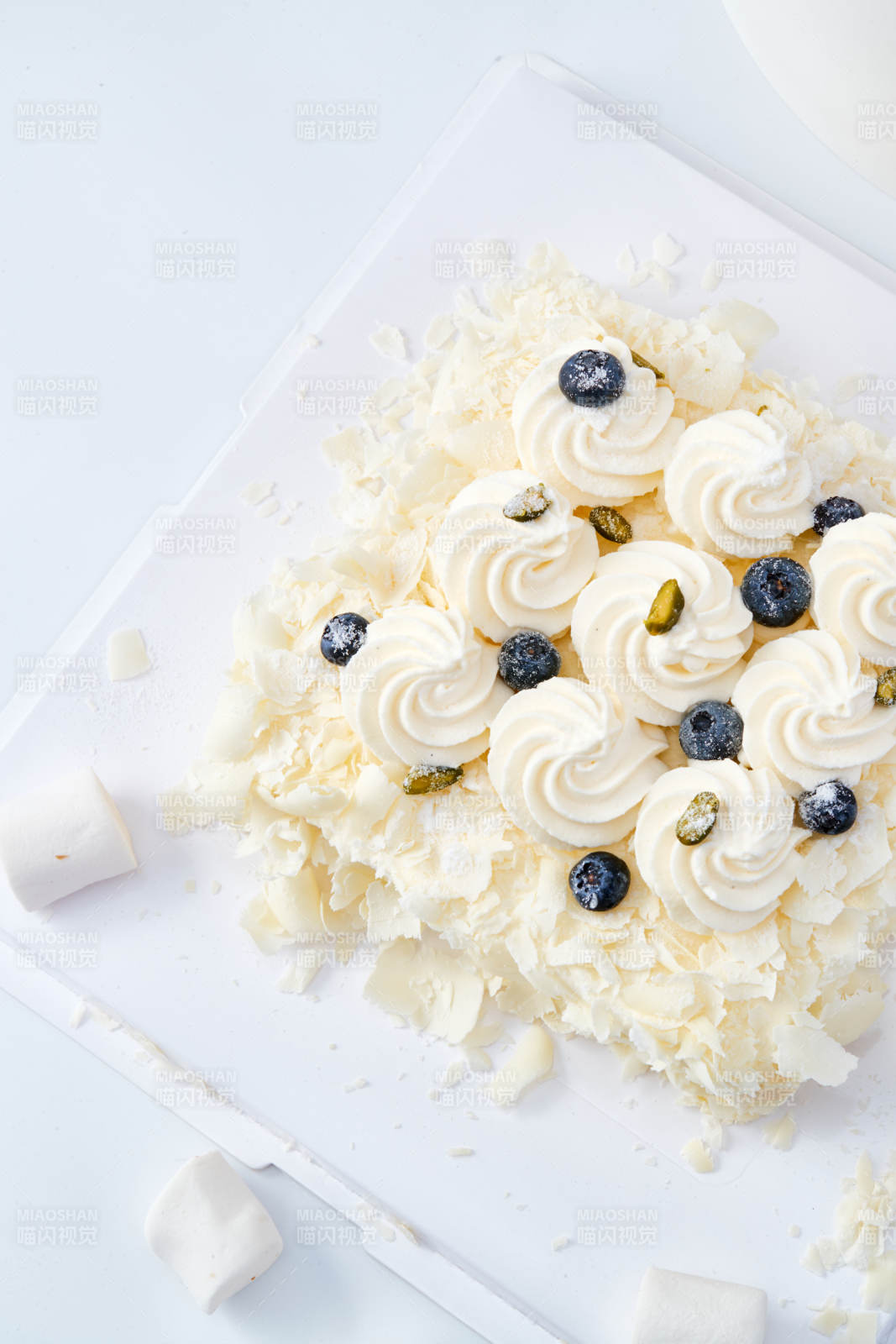 蓝莓白巧克力鲜奶慕斯榴莲蛋糕