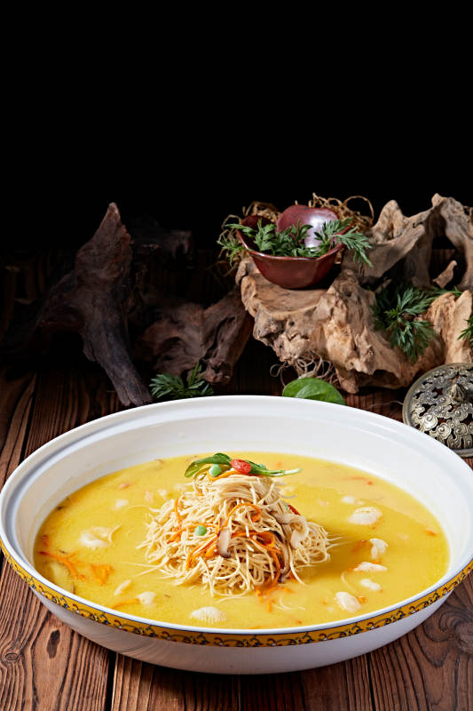 淮扬名菜鲜虾仁大烫干丝