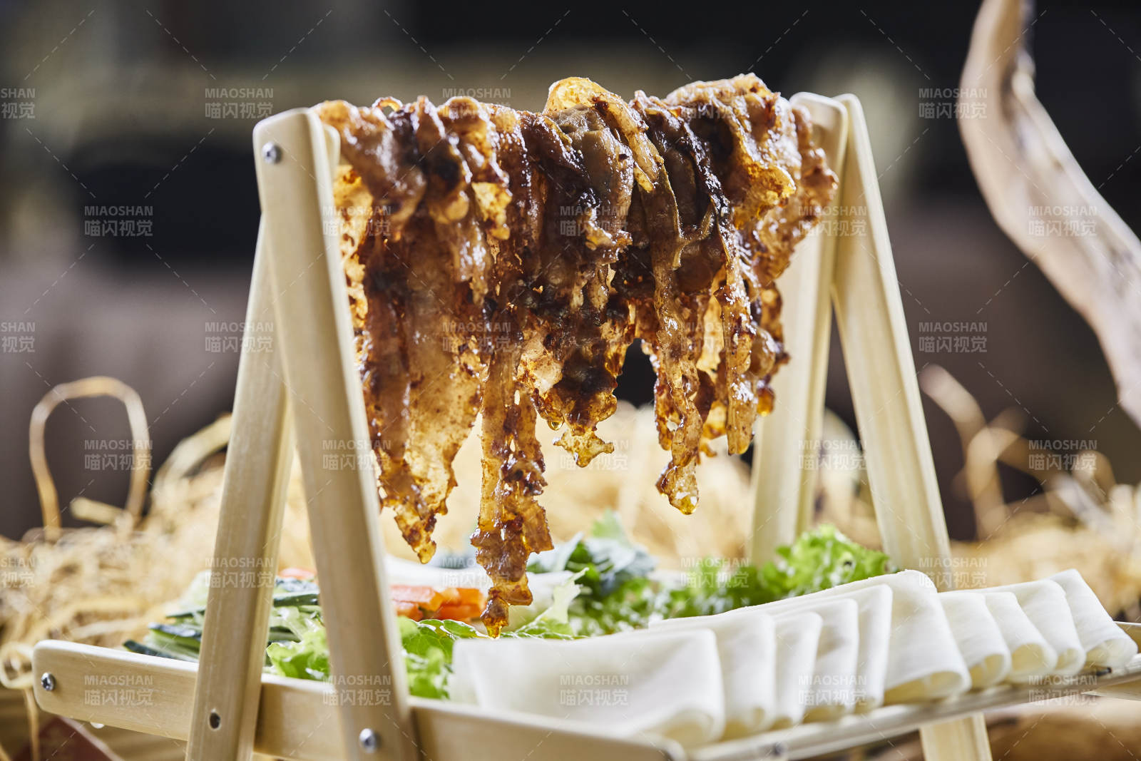 晾干烤肉配薄餅肥牛