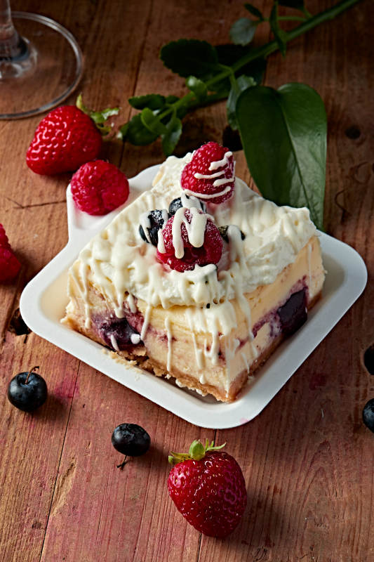 蓝莓树莓鲜奶慕斯蛋糕