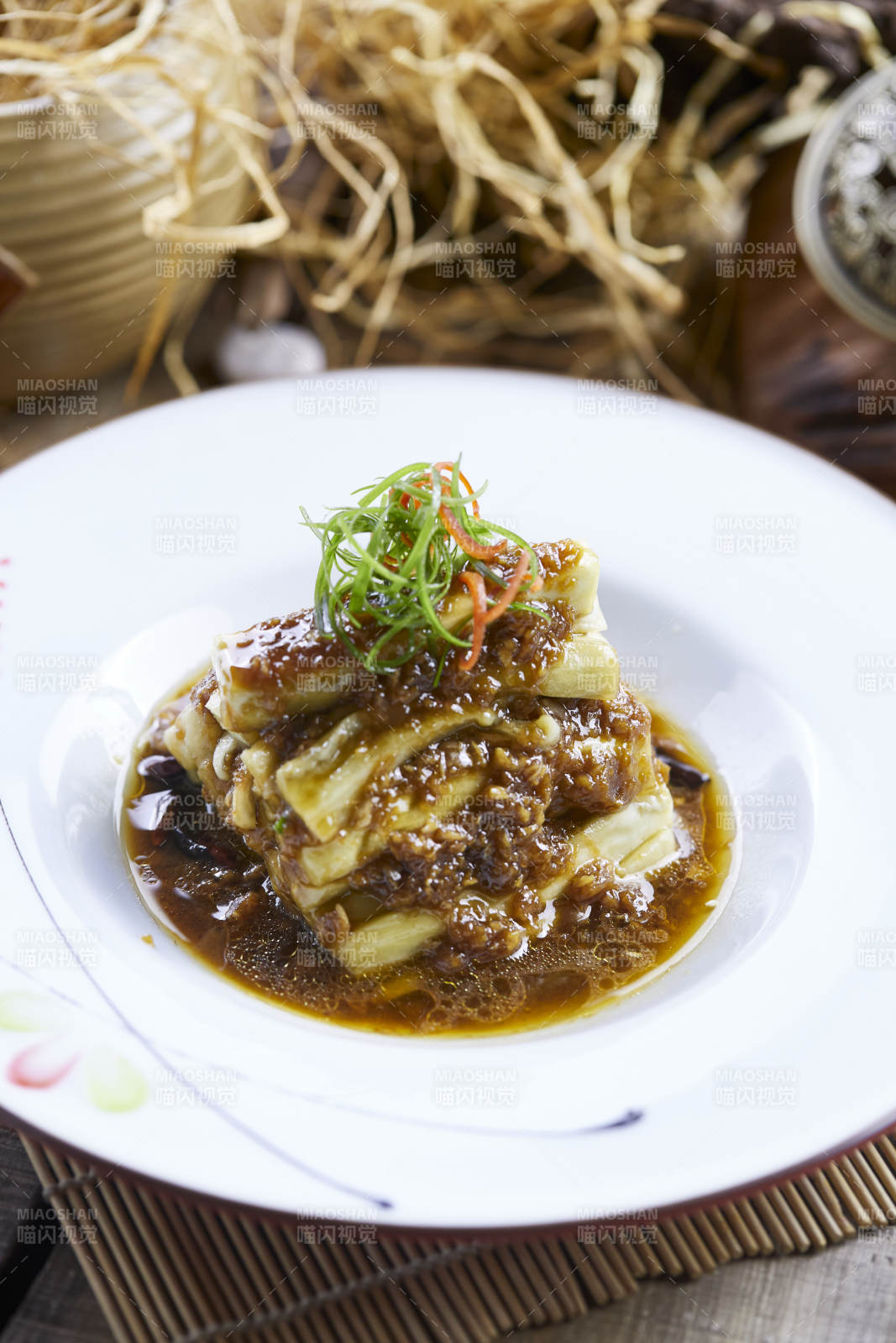 精美凉菜蒜泥茄子