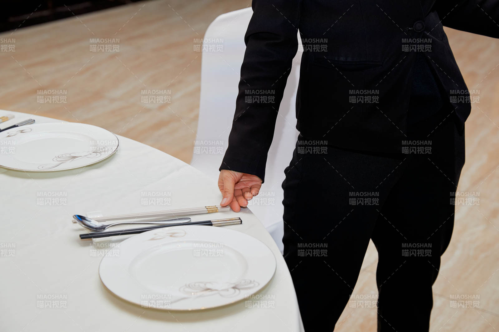 中餐餐桌礼仪与服务