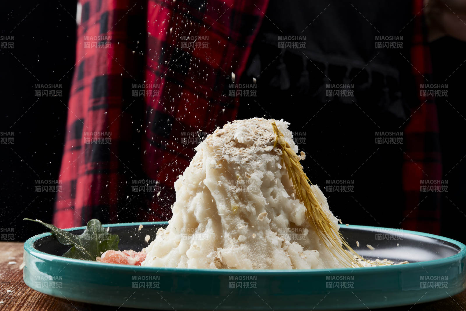 傳統(tǒng)健康美食營(yíng)養(yǎng)土豆泥配薯片