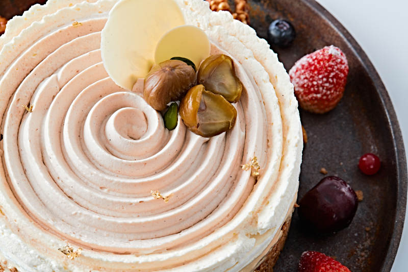 香烤坚果碎烧板栗金箔冰激凌蛋糕