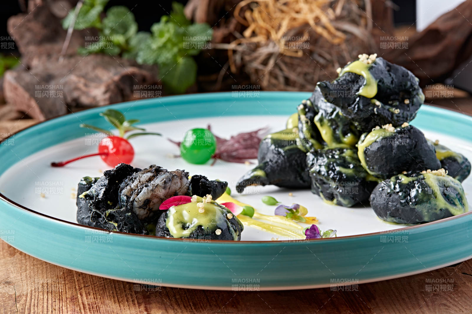 油炸天妇罗墨鱼汁大虾仁