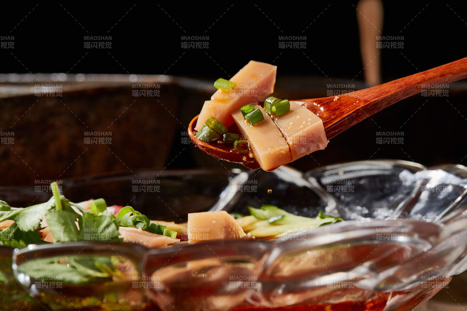 红油大同黑凉粉