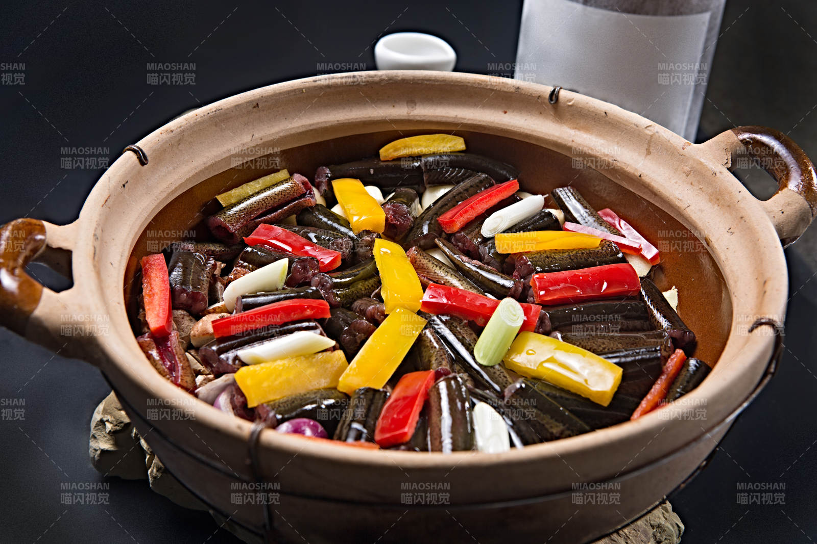 潮州生啫蒜香黃鱔煲