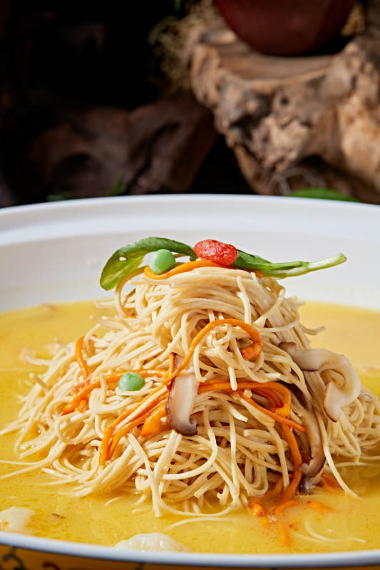 淮扬名菜鲜虾仁大烫干丝