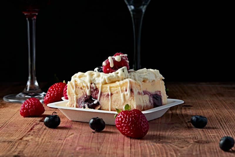 蓝莓树莓鲜奶慕斯蛋糕