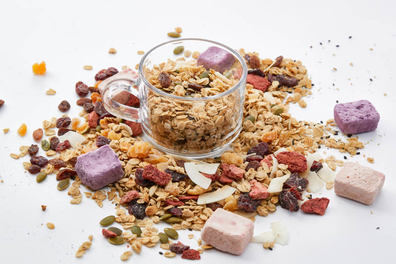 美味健康的营养早餐坚果混合烤燕麦