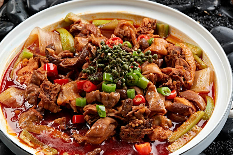 麻辣红油川香肚包鸡