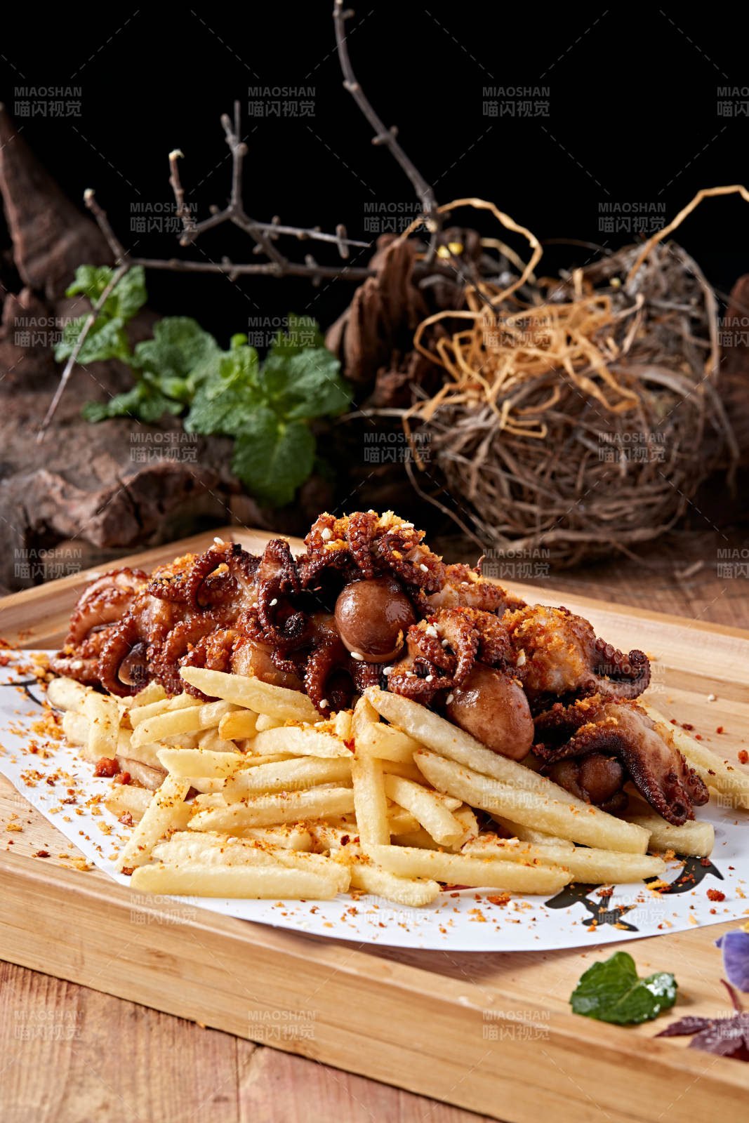 炸薯?xiàng)l配醬爆小八爪