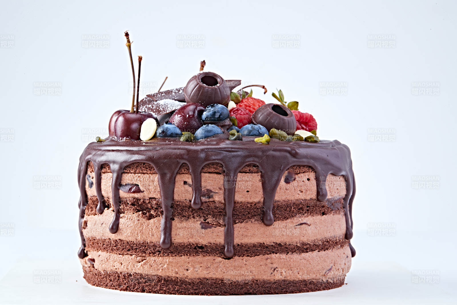 藍莓草莓車厘子巧克力鮮奶慕斯生日蛋糕