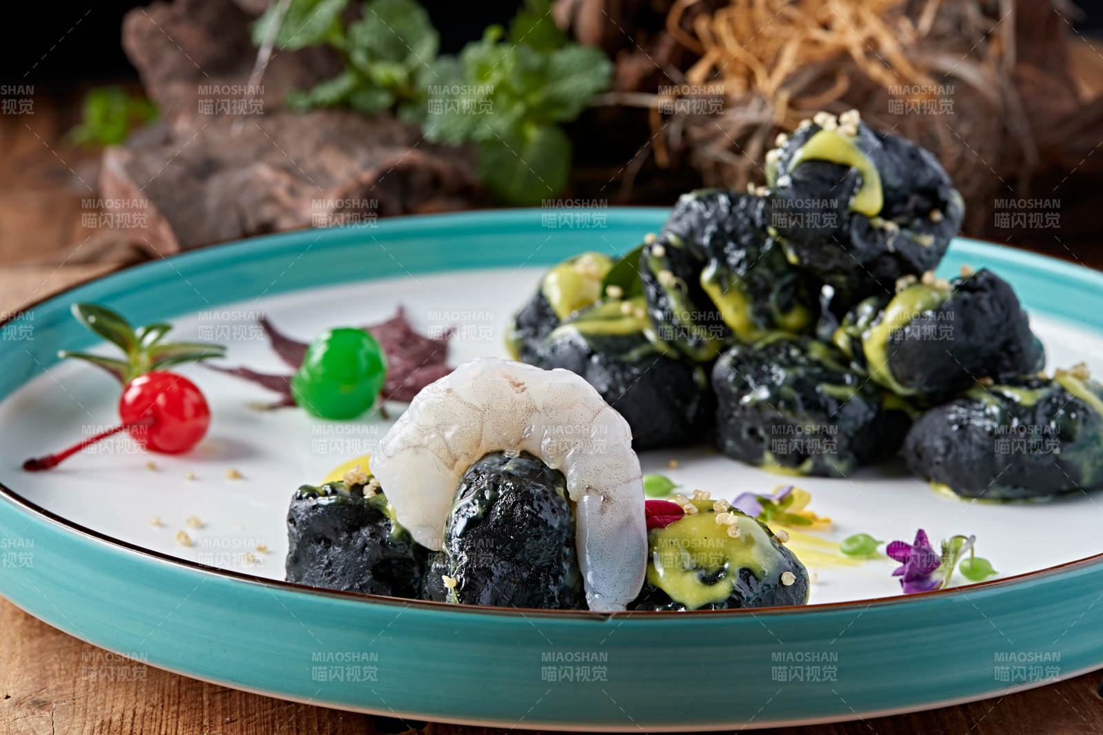 油炸天妇罗墨鱼汁大虾仁