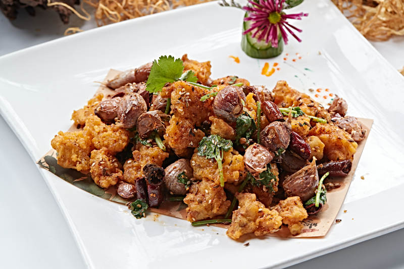 孜然毛蒜烧掌中宝鸡脆骨