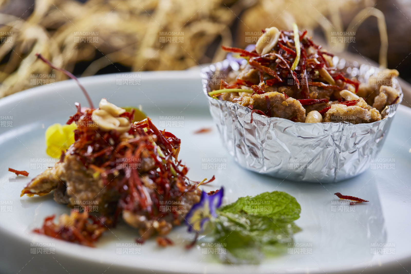 干炸牛里脊配紅椒絲干炸牛肉