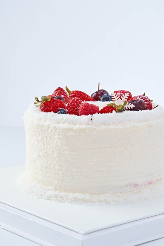 鲜水果椰蓉雪花生日蛋糕