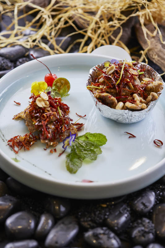 干炸牛里脊配红椒丝干炸牛肉