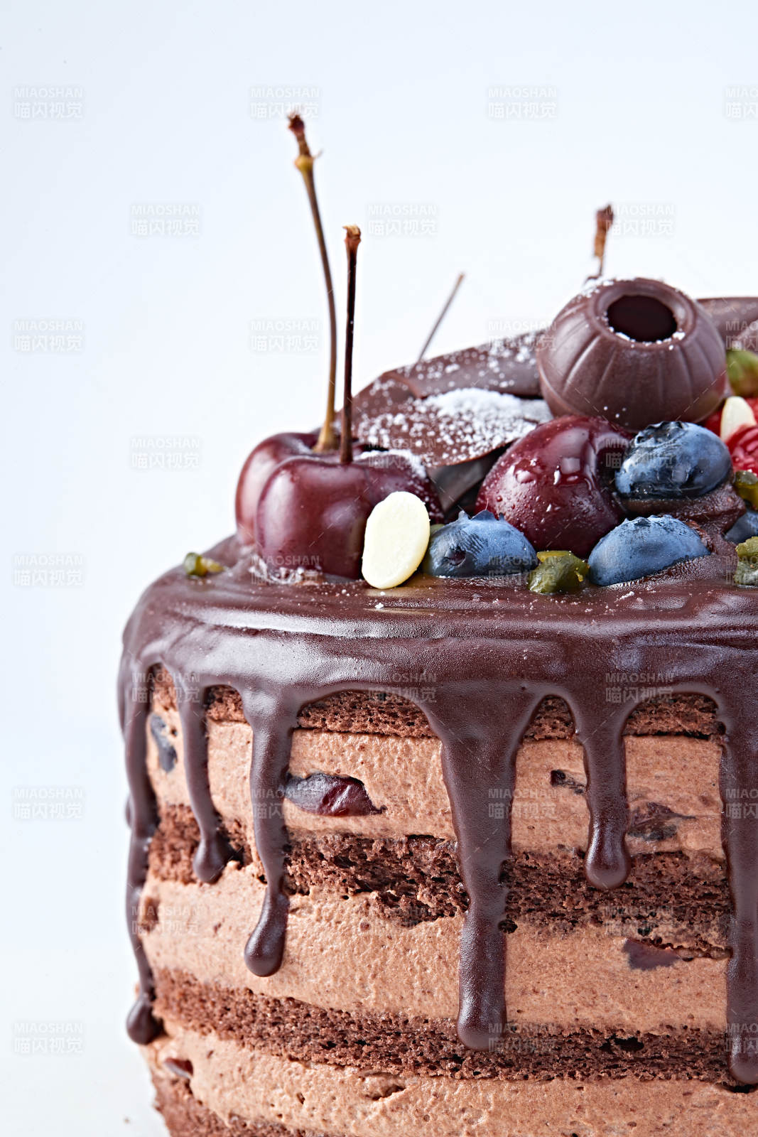 藍莓草莓車厘子巧克力鮮奶慕斯生日蛋糕