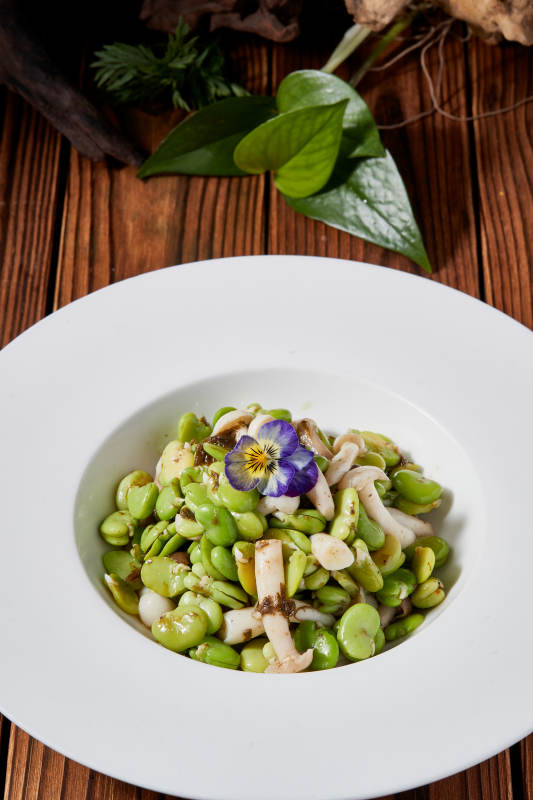 白玉菇小炒青蚕豆