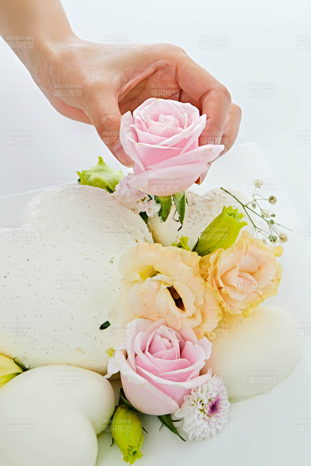 愛心造型椰奶香芋情人節蛋糕