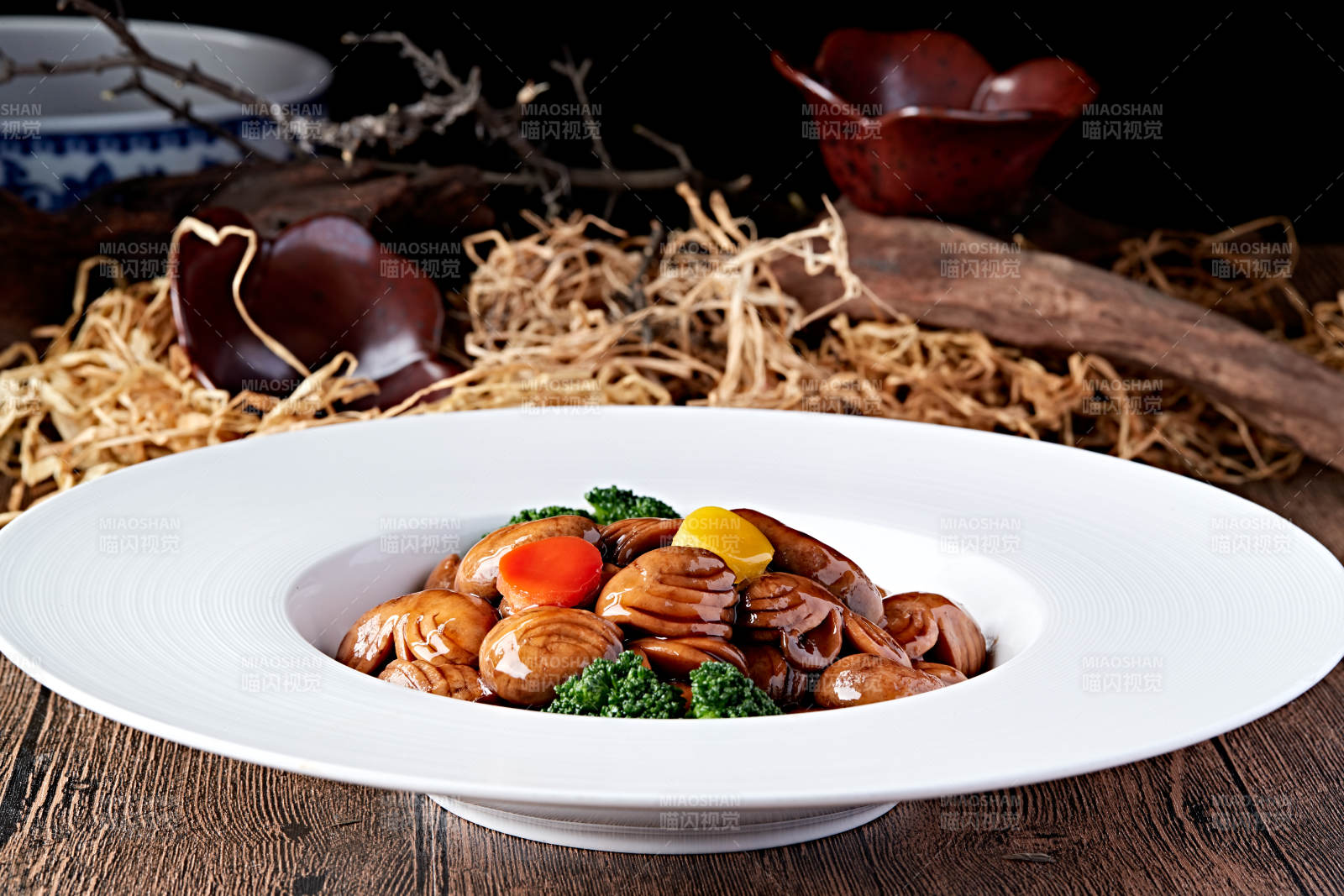 彩椒西藍花紅燒塞外白口蘑