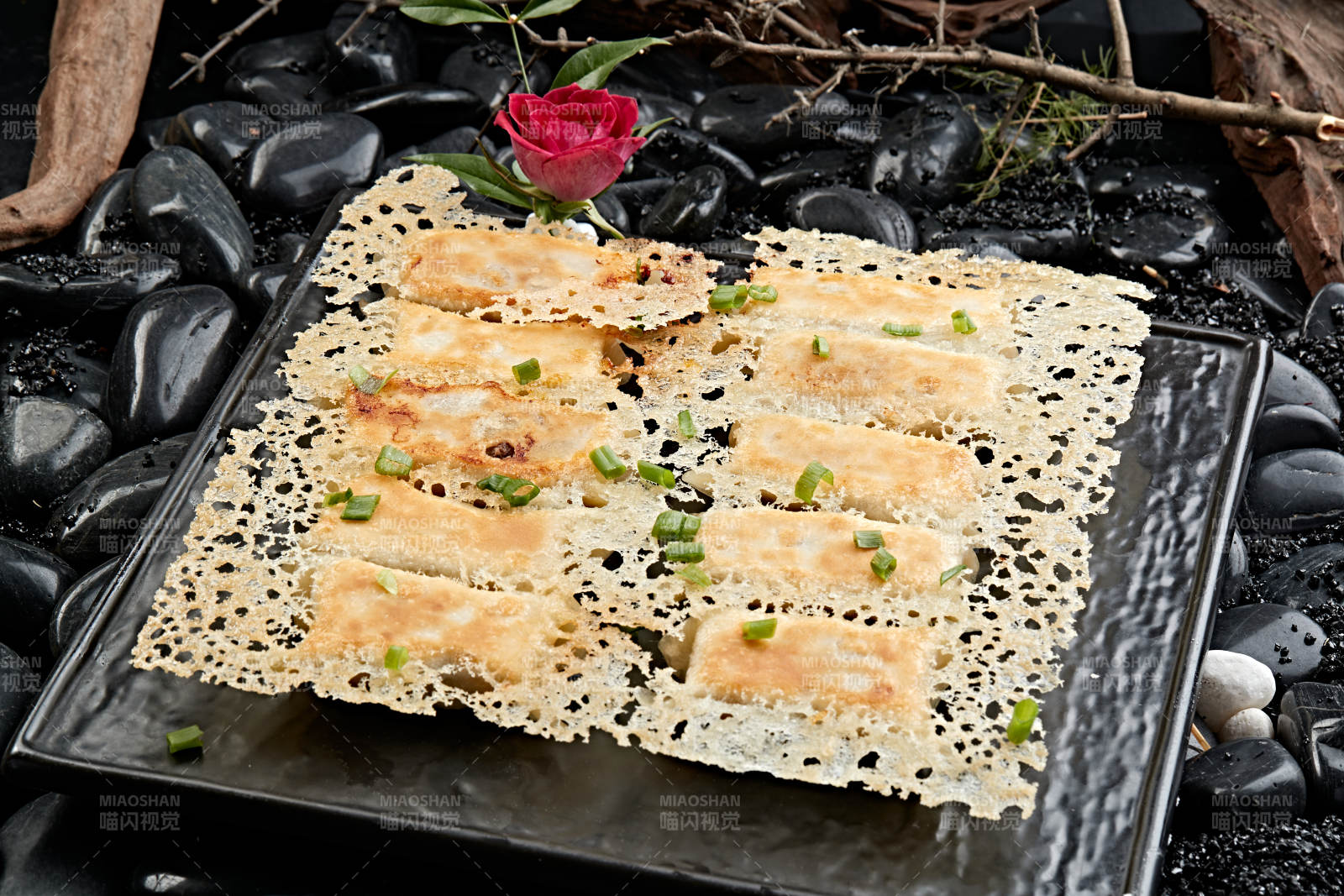 王将渔网水煎饺子