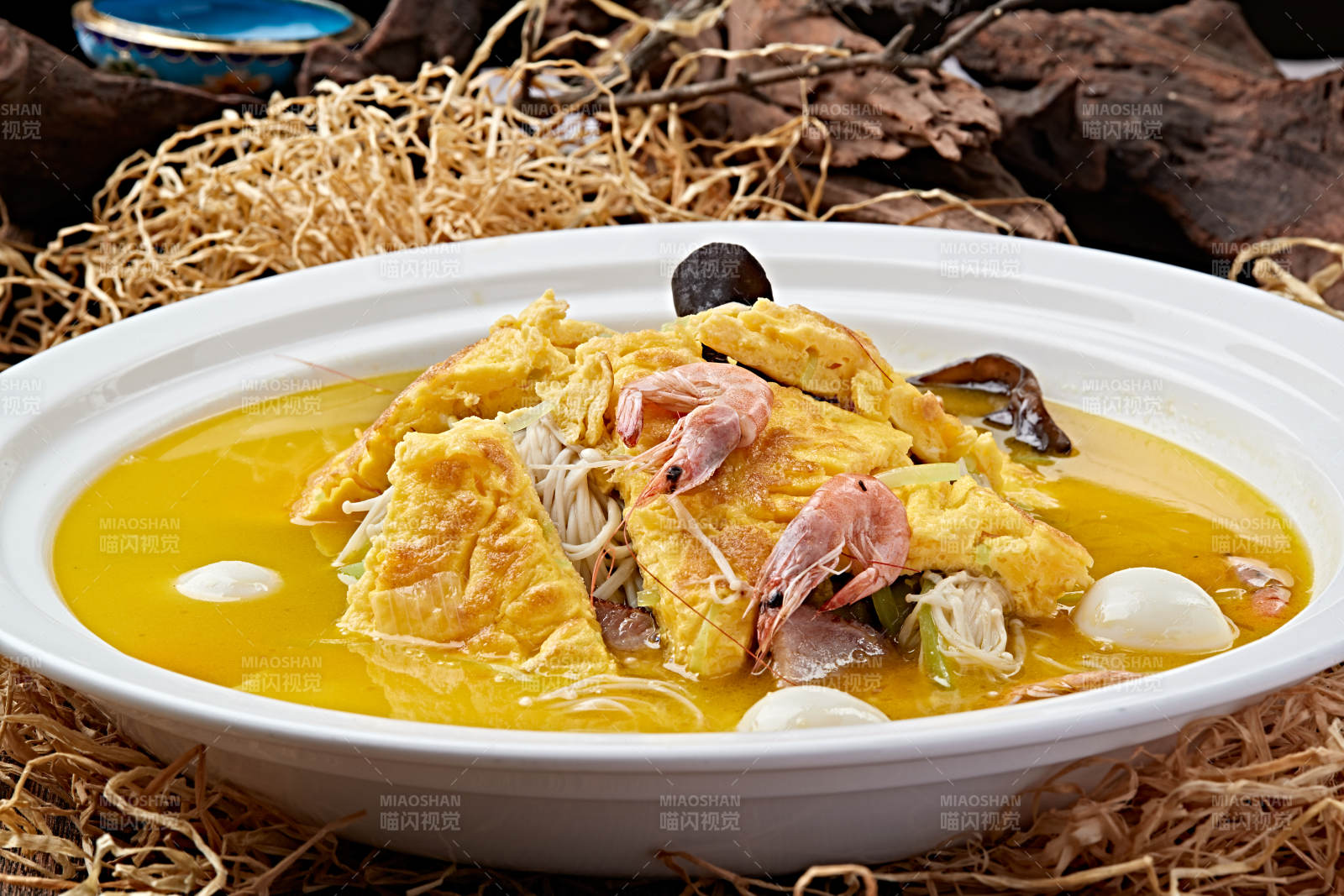 浓汤鸡蛋杂菌腊肉汇海虾