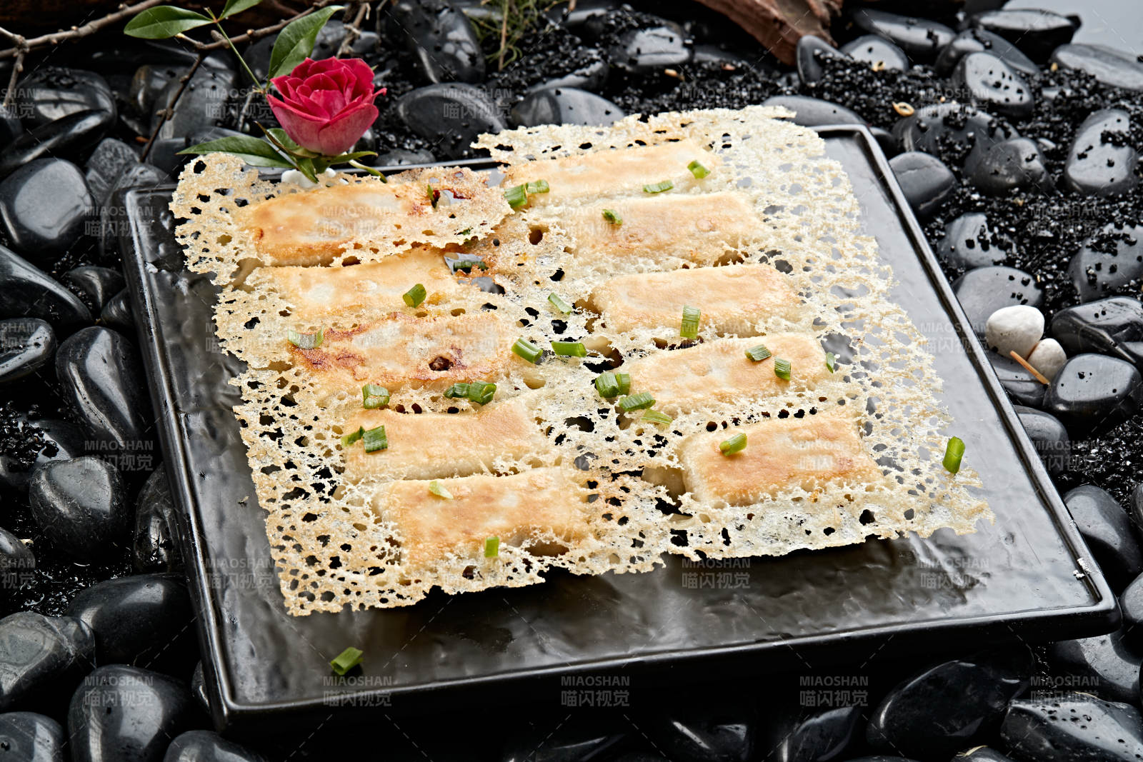 王将渔网水煎饺子