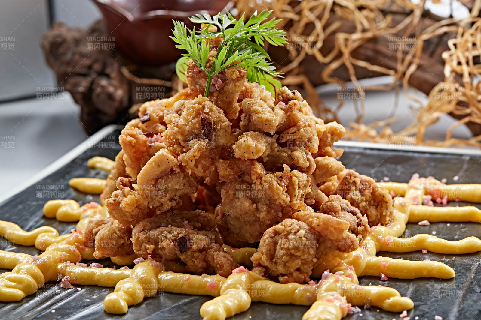 香炸雞塊豬油渣配起司醬