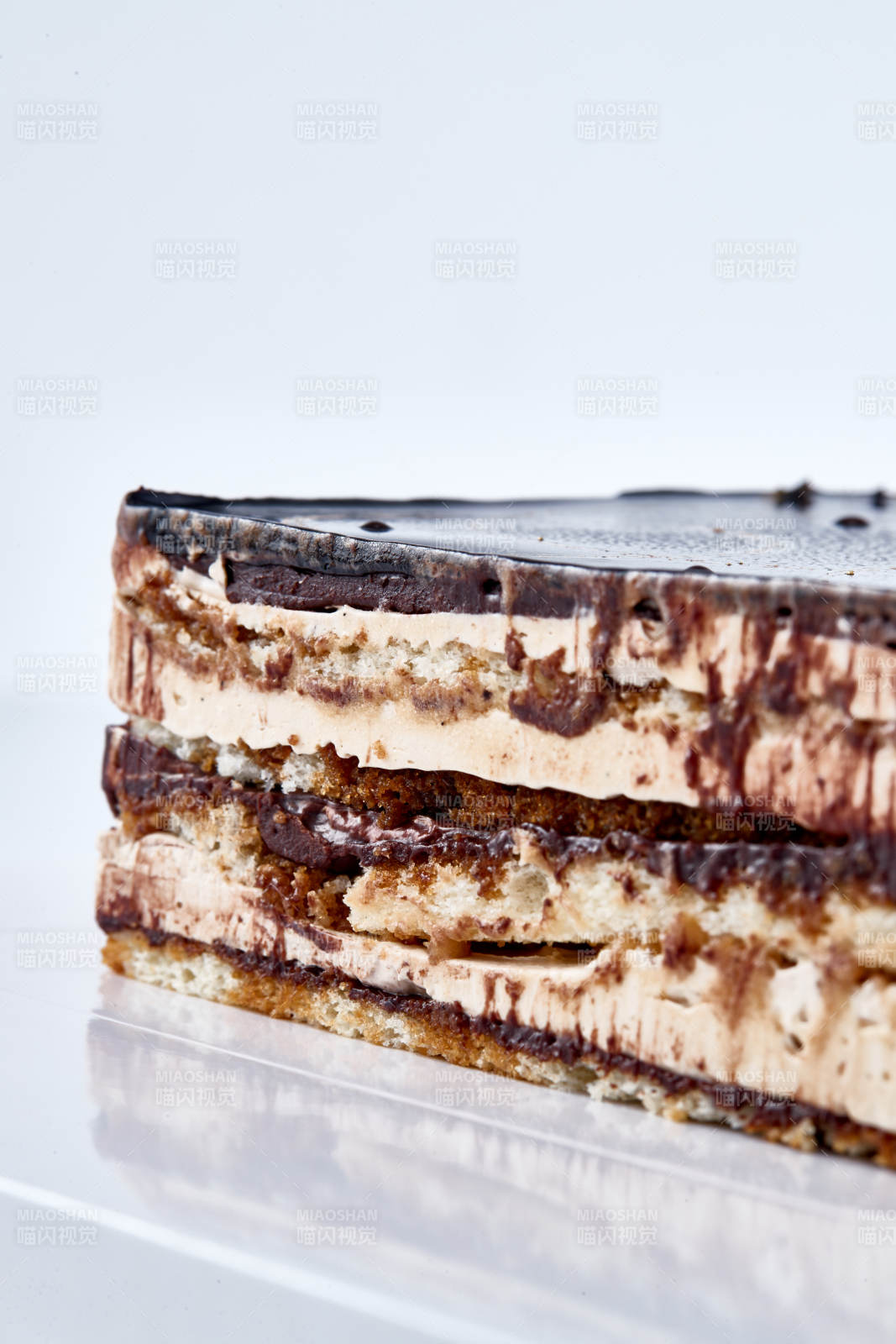 比利黑巧克力鮮奶慕斯杏仁蛋糕