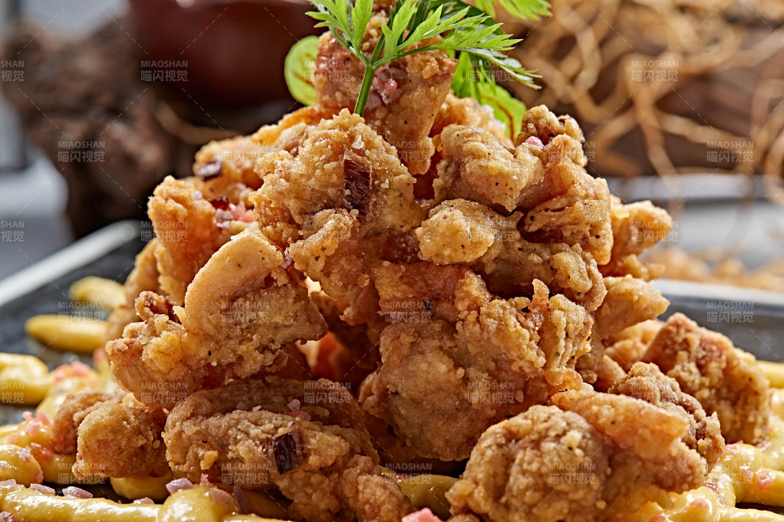 香炸雞塊豬油渣配起司醬